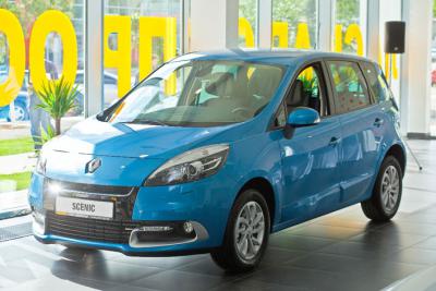 Автоцентр Renault «АИС Автокрай» дарит клиентам  100 литров топлива и скидку 25% на техобслуживание